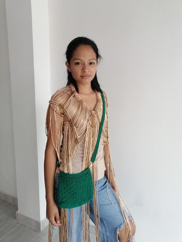 bandolera verde tejia en crochet Capa Maito